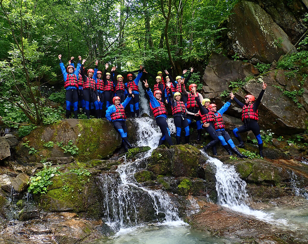 Egész napos rafting, Szlovénia | Rövid megálló a Soča folyón vadvízi evezés közben, Bovec