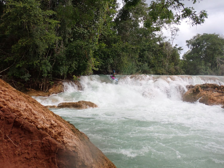 Vadvizi kajakok túra Mexikóban, az Agua Azul folyón